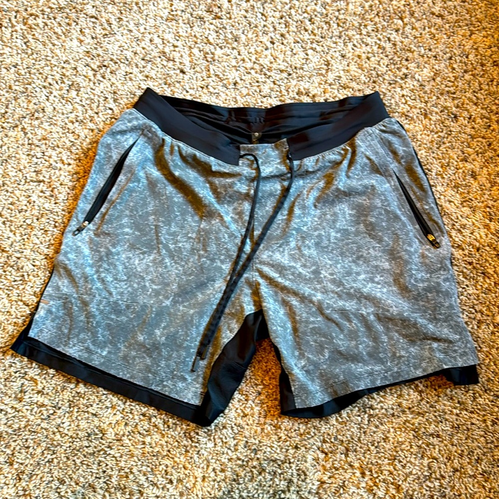 Men’s size large lululemon shorts